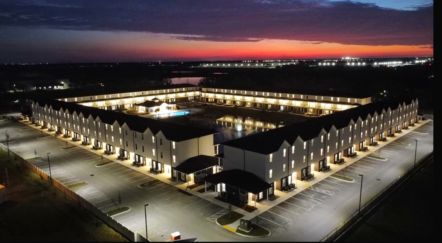 Welcome Canary Apartments, Lakeland, FL